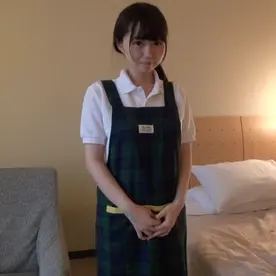 FC2 PPV 4690179　１４３ｃｍカフェ店員　軽すぎる身体を持ち上げ抱っこしながら中出し