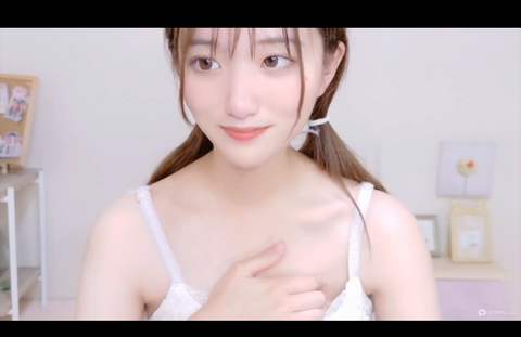 FC2 PPV 4799244　大胆くぱぁを見せつけてくれる黒髪で色白清楚さん