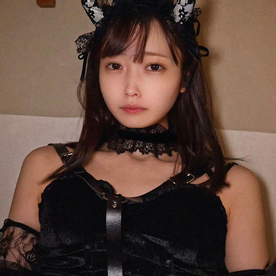 FC2 PPV 4568508　駆け出しの１８歳新人コスプレイヤー　徐々に過激な衣装に挑戦し最終的に中出しまで撮影