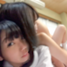 FC2 PPV 4626683　【緊急】300万で撮影 自宅にて18歳の2人中出し個人記録【原版品質】